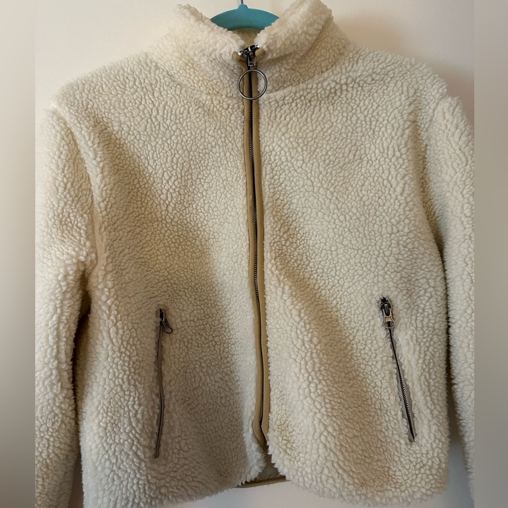 Urban Outfitters Cropped sherpa jacket size small used great condition cream